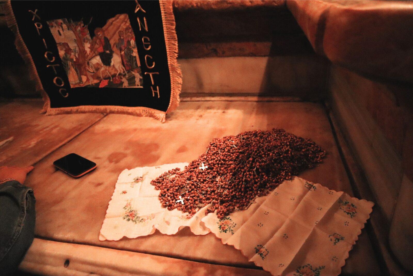 różańce babci Helen na Grobie