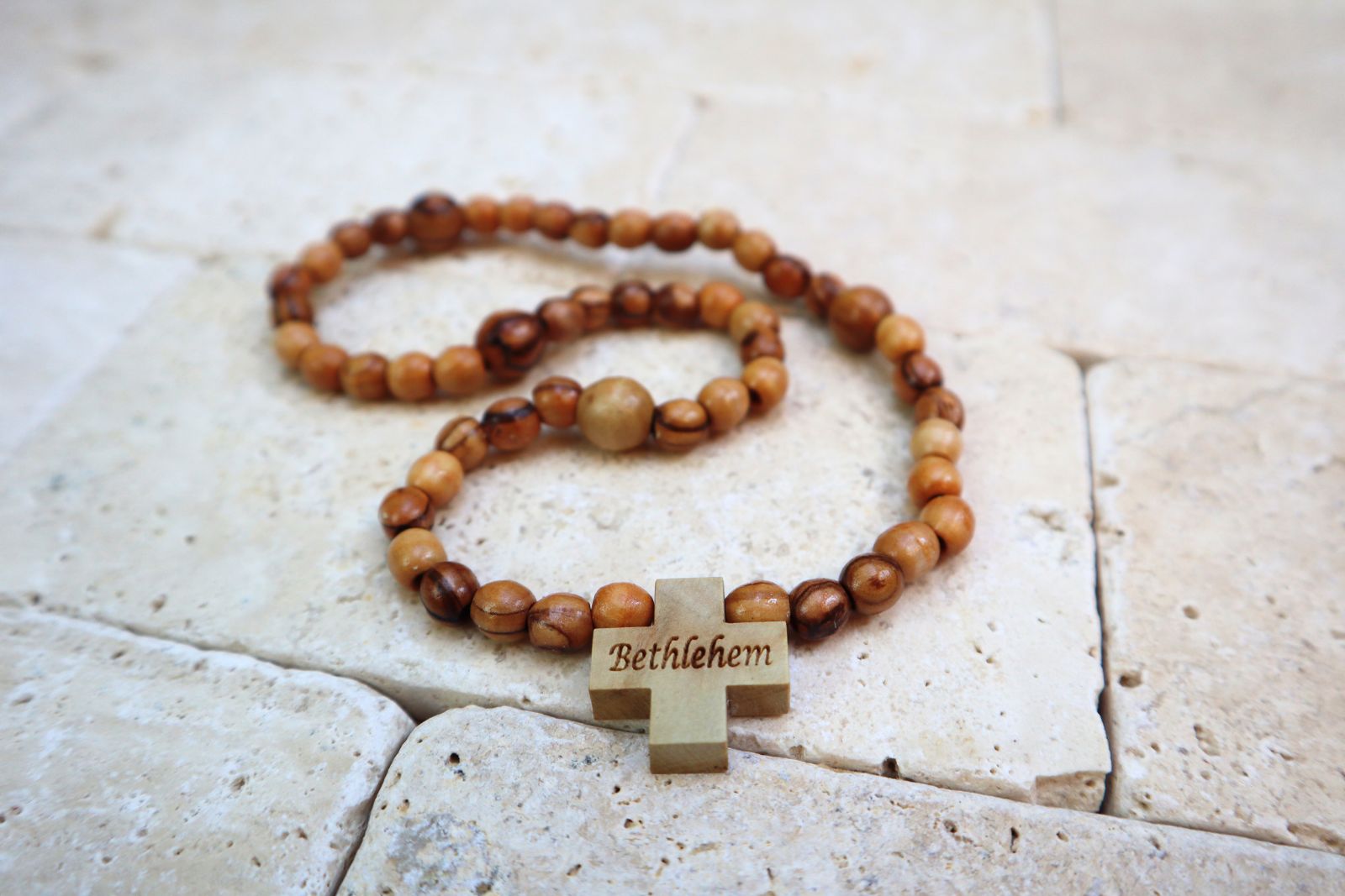 różaniec z drzewa oliwnego na rękę