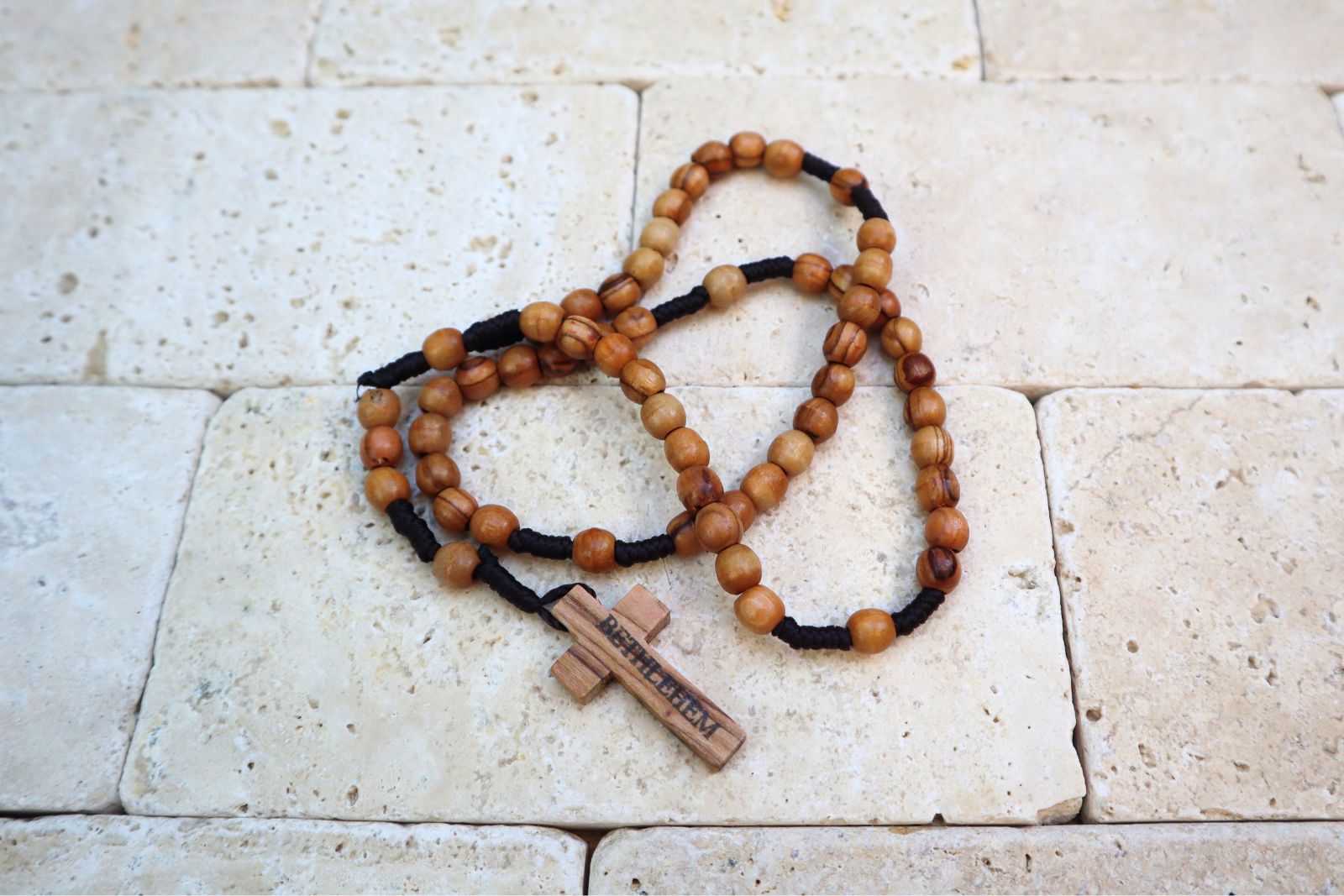 różaniec z drzewa oliwnego