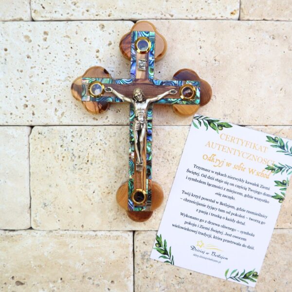 krzyż z drzewa oliwnego